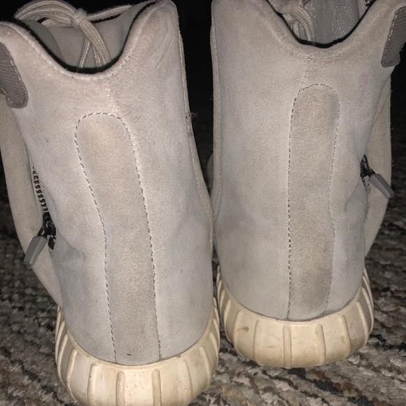 Real Vs Fake Yeezy Boost 750 Light Brown Chocolate 2